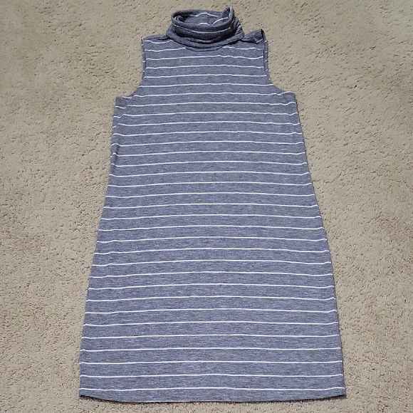 Old Navy Dresses & Skirts - Old Navy Gray and White Striped Dress